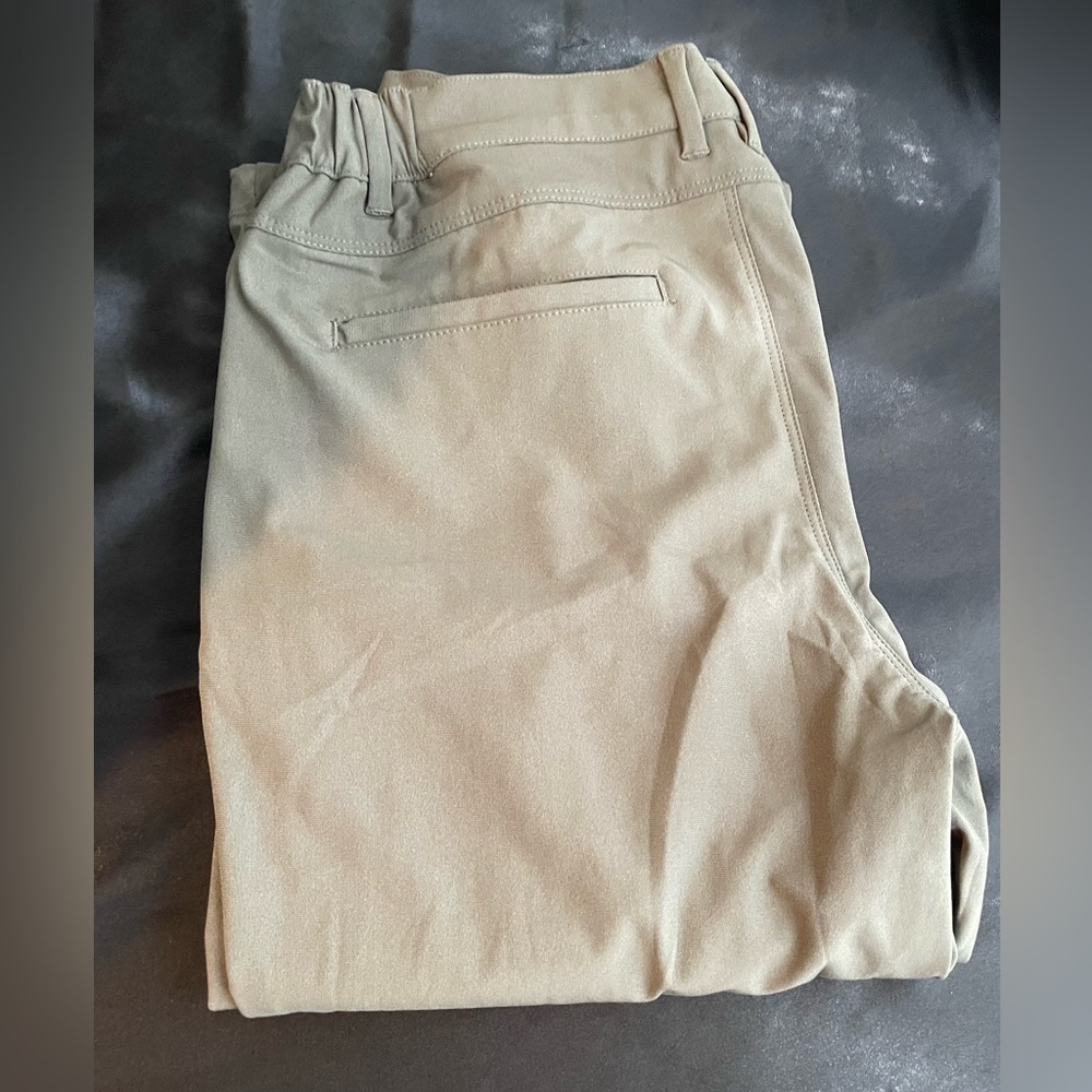 Men’s Cuts Clothing Pine Joggers Size Medium
